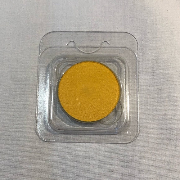 ColourPop Pressed Powder Single Eyeshadow!
Shade: Take Flight. - Picture 4 of 9